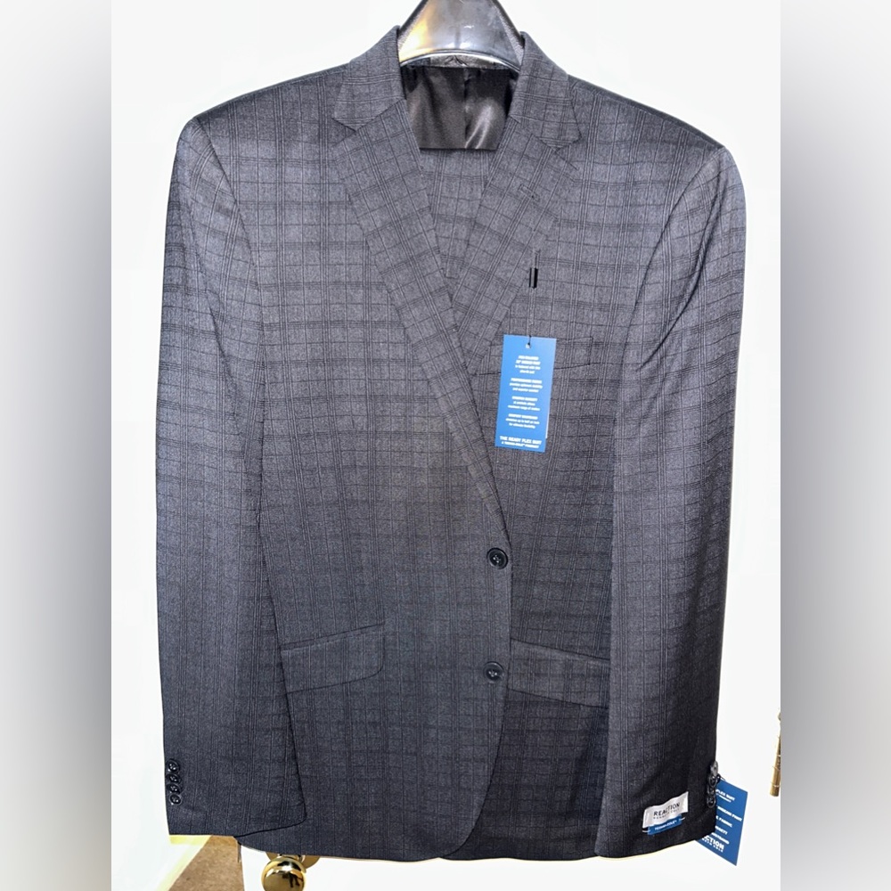 NWT Men's 40R Charcoal Plaid Kenneth Cole Suit